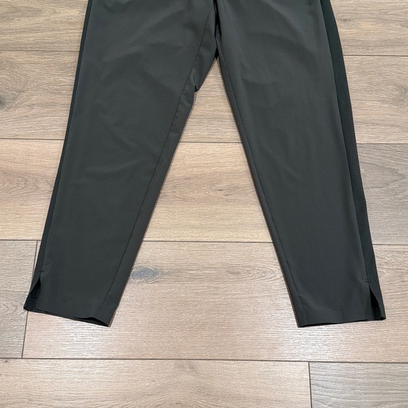 ATHLETA Mountain Olive Brooklyn Mid Rise Ankle Travel Leisure Pants Bottoms 8 - Picture 5 of 10